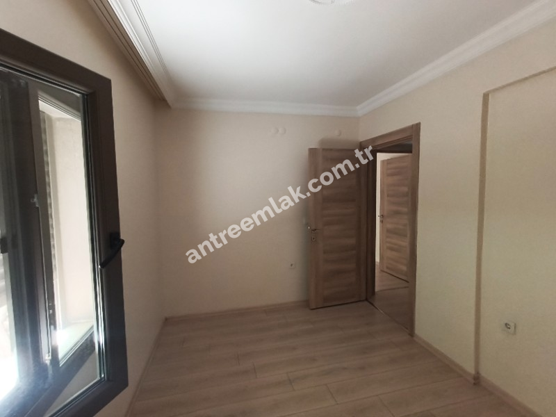 Antre Emlak'tan Kiralık Bahçelievler'de Bozyaka Hastanenei Yanı Doğalgazl ı 2+1Açık Mutfak Salon Yüksek Giriş Yeni Daire