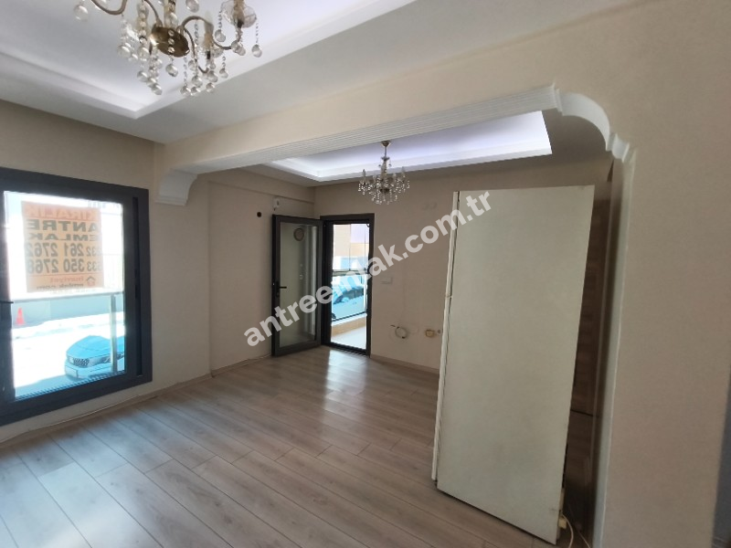 Antre Emlak'tan Kiralık Bahçelievler'de Bozyaka Hastanenei Yanı Doğalgazl ı 2+1Açık Mutfak Salon Yüksek Giriş Yeni Daire