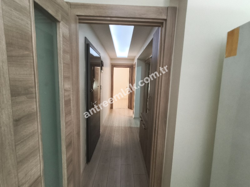 Antre Emlak'tan Kiralık Bahçelievler'de Bozyaka Hastanenei Yanı Doğalgazl ı 2+1Açık Mutfak Salon Yüksek Giriş Yeni Daire