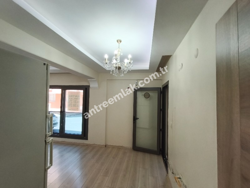 Antre Emlak'tan Kiralık Bahçelievler'de Bozyaka Hastanenei Yanı Doğalgazl ı 2+1Açık Mutfak Salon Yüksek Giriş Yeni Daire
