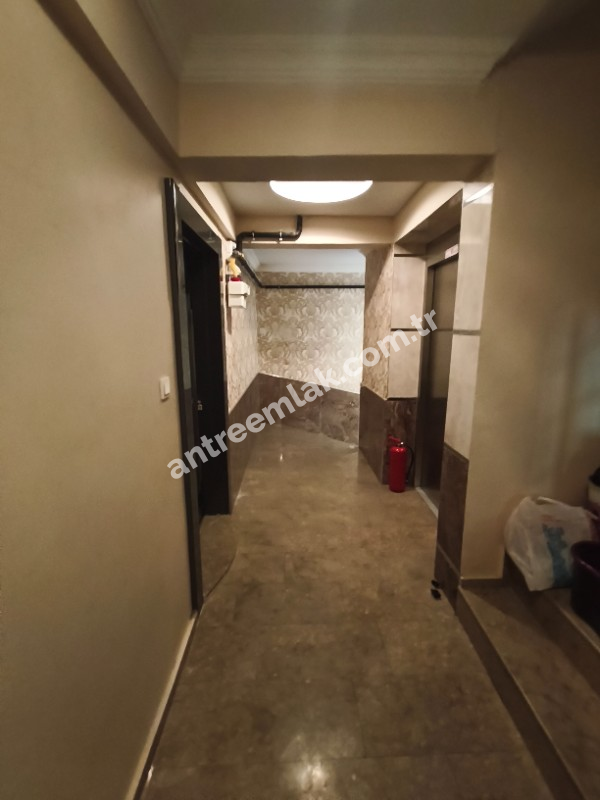 Antre Emlak'tan Kiralık Bahçelievler'de Bozyaka Hastanenei Yanı Doğalgazl ı 2+1Açık Mutfak Salon Yüksek Giriş Yeni Daire