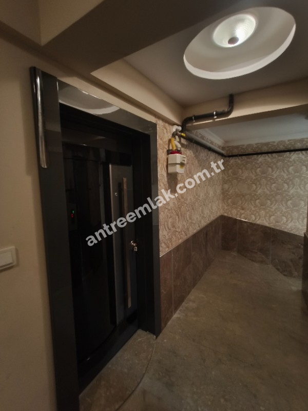 Antre Emlak'tan Kiralık Bahçelievler'de Bozyaka Hastanenei Yanı Doğalgazl ı 2+1Açık Mutfak Salon Yüksek Giriş Yeni Daire