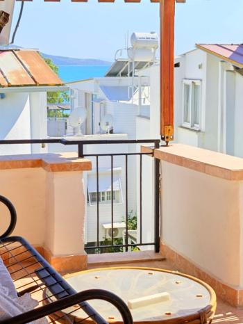 Didim Fevzipaşa Bal Petek Sitesi’nde Denize 90 Metre 4+1 Tripleks İkiz Yazlık