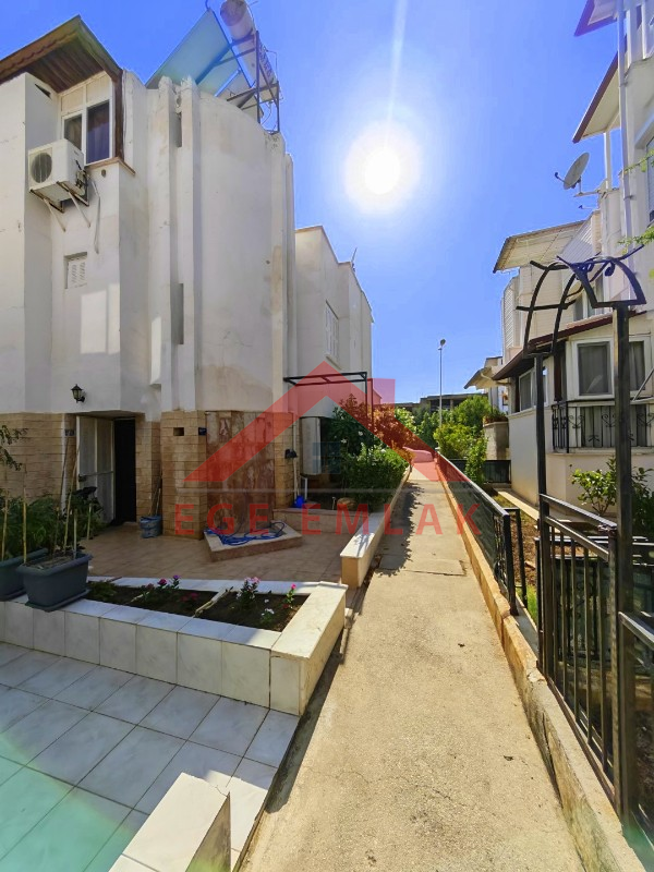 Didim Fevzipaşa Bal Petek Sitesi’nde Denize 90 Metre 4+1 Tripleks İkiz Yazlık