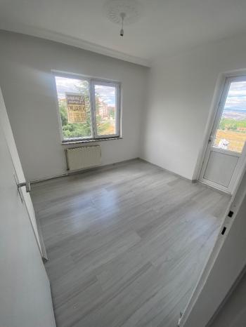 GÜVENAY -  ÇORUM MİMARSİNAN CEMİLBEY CADDESİ ÜZERİ KİRALIK DAİRE