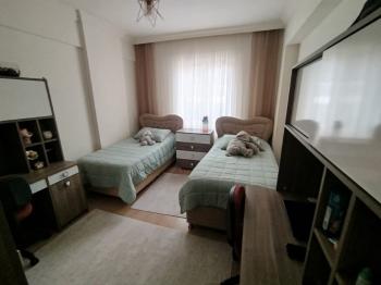 GÜVENAY - ÇORUM CUMA PAZARI İLERİSİ CADDE ÜZERİ 3+1 DAİRE