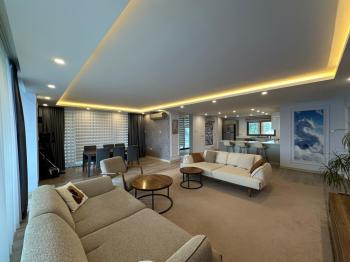 KKTC GİRNE MERKEZDE AKACAN ELEGANCE SİTESİNDE DENİZ HAVUZ VE DAĞ MANZARALI KOMPLE EŞYALI SATILIK 3+1 DAİRE