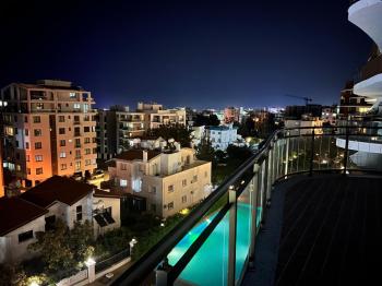 KKTC GİRNE MERKEZDE AKACAN ELEGANCE SİTESİNDE DENİZ HAVUZ VE DAĞ MANZARALI KOMPLE EŞYALI SATILIK 3+1 DAİRE
