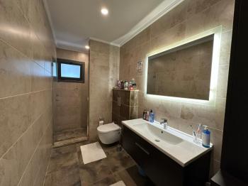KKTC GİRNE MERKEZDE AKACAN ELEGANCE SİTESİNDE DENİZ HAVUZ VE DAĞ MANZARALI KOMPLE EŞYALI SATILIK 3+1 DAİRE