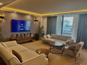 KKTC GİRNE MERKEZDE AKACAN ELEGANCE SİTESİNDE DENİZ HAVUZ VE DAĞ MANZARALI KOMPLE EŞYALI SATILIK 3+1 DAİRE
