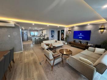 KKTC GİRNE MERKEZDE AKACAN ELEGANCE SİTESİNDE DENİZ HAVUZ VE DAĞ MANZARALI KOMPLE EŞYALI SATILIK 3+1 DAİRE