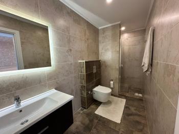 KKTC GİRNE MERKEZDE AKACAN ELEGANCE SİTESİNDE DENİZ HAVUZ VE DAĞ MANZARALI KOMPLE EŞYALI SATILIK 3+1 DAİRE