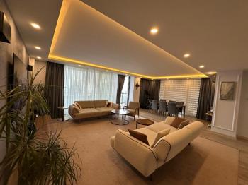 KKTC GİRNE MERKEZDE AKACAN ELEGANCE SİTESİNDE DENİZ HAVUZ VE DAĞ MANZARALI KOMPLE EŞYALI SATILIK 3+1 DAİRE
