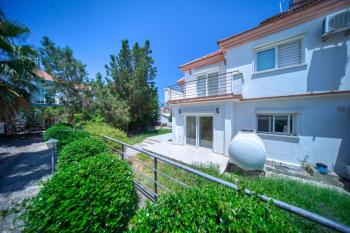 Girne Karaoğlanoğlu Bölgesinde Satılık İkiz Villa