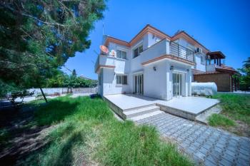 Girne Karaoğlanoğlu Bölgesinde Satılık İkiz Villa