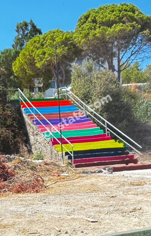Girne Karşıyaka 'da 548 m2 Alan İçerisinde Bulunan 2+1 SATILIK MÜSTAKİL EV