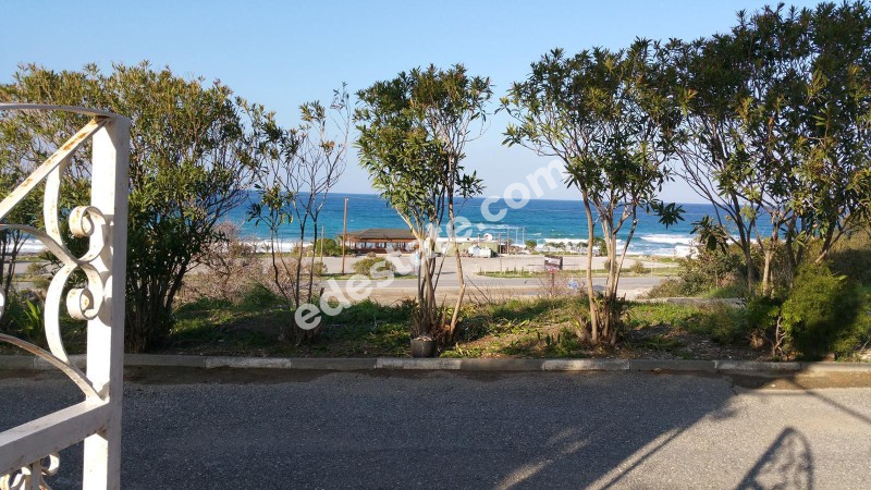 Girne Karşıyaka 'da 548 m2 Alan İçerisinde Bulunan 2+1 SATILIK MÜSTAKİL EV