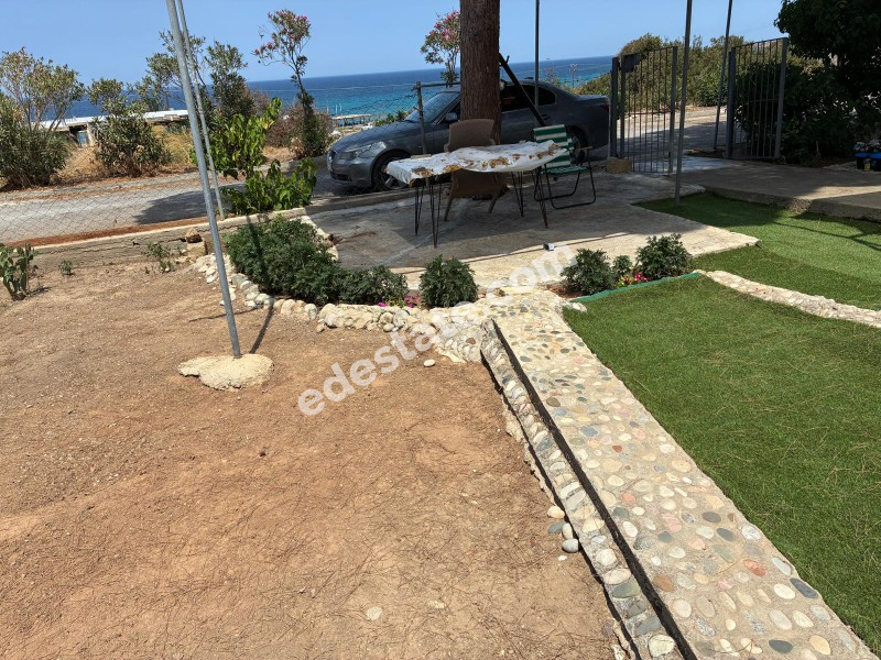 Girne Karşıyaka 'da 548 m2 Alan İçerisinde Bulunan 2+1 SATILIK MÜSTAKİL EV