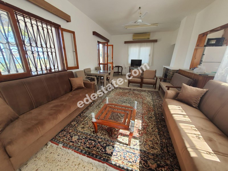 Girne Karşıyaka 'da 548 m2 Alan İçerisinde Bulunan 2+1 SATILIK MÜSTAKİL EV