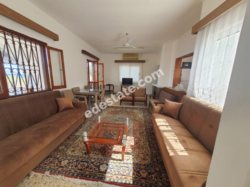 Girne Karşıyaka 'da 548 m2 Alan İçerisinde Bulunan 2+1 SATILIK MÜSTAKİL EV