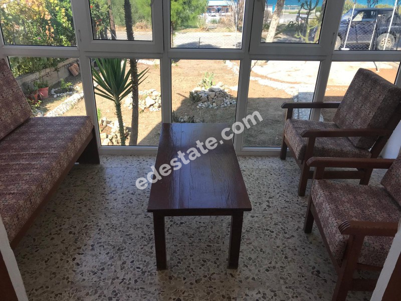 Girne Karşıyaka 'da 548 m2 Alan İçerisinde Bulunan 2+1 SATILIK MÜSTAKİL EV