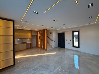 Didim'de 3+1 Havuzlu Otoparklı Teraslı Villa