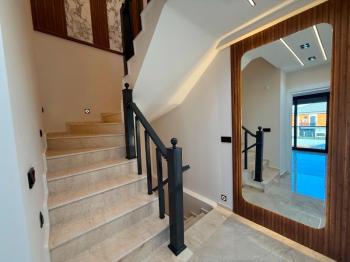 Didim'de 3+1 Havuzlu Otoparklı Teraslı Villa