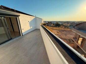 Didim'de 3+1 Havuzlu Otoparklı Teraslı Villa