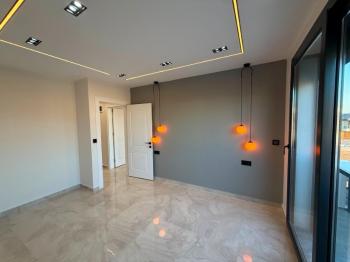 Didim'de 3+1 Havuzlu Otoparklı Teraslı Villa