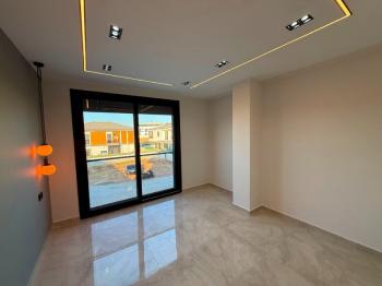 Didim'de 3+1 Havuzlu Otoparklı Teraslı Villa