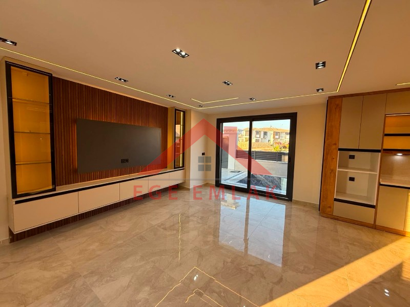 Didim'de 3+1 Havuzlu Otoparklı Teraslı Villa