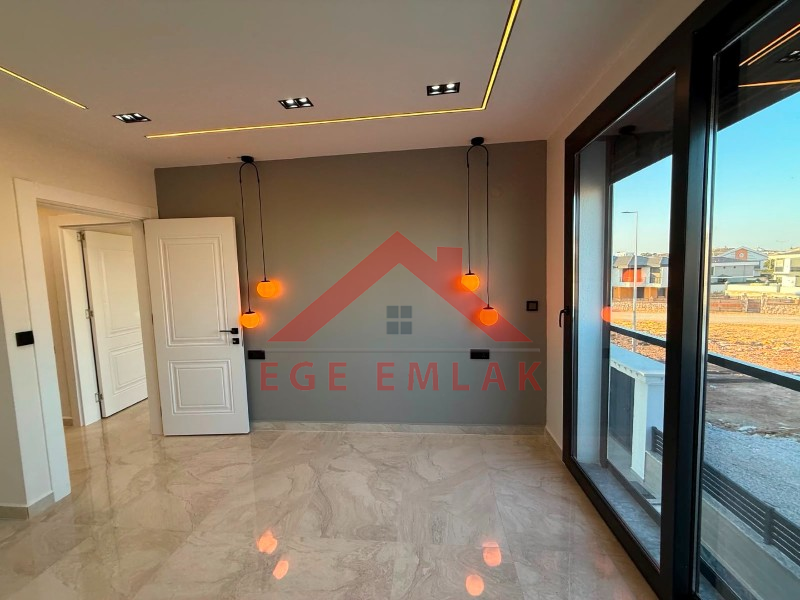 Didim'de 3+1 Havuzlu Otoparklı Teraslı Villa