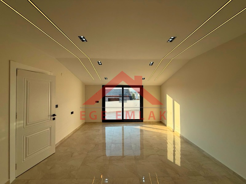 Didim'de 3+1 Havuzlu Otoparklı Teraslı Villa