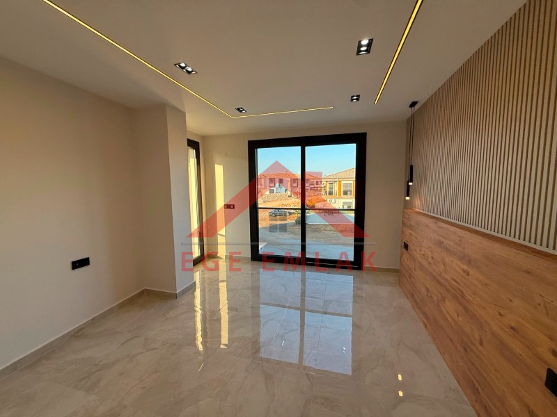 Didim'de 3+1 Havuzlu Otoparklı Teraslı Villa