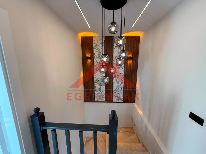 Didim'de 3+1 Havuzlu Otoparklı Teraslı Villa