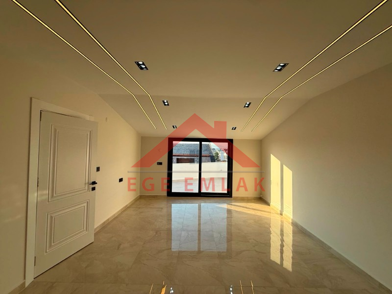 Didim'de 3+1 Havuzlu Otoparklı Teraslı Villa
