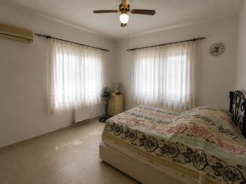Girne Edremit'te Özel Havuzlu, Deniz Manzaralı 3+1 Satılık Villa