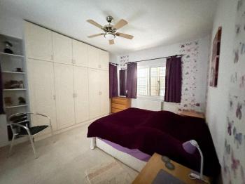 Girne Edremit'te Özel Havuzlu, Deniz Manzaralı 3+1 Satılık Villa