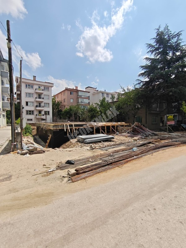 * AFYON ÜÇOK EMLAKTAN GÜVENEVLER MAH 2+1 80M² SATILIK DAİRELER *