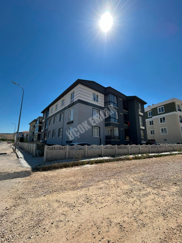 AFYON ÜÇOK EMLAKTAN KANLICA MAH SATILIK SIFIR 3+1 LÜX 1 KAT DAİRE