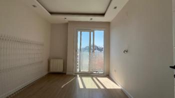 Elmas'tan Merkez'de Peyzajını Panoramik Seyredeceğiniz Geniş 4+1