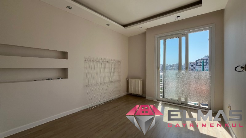Elmas'tan Merkez'de Peyzajını Panoramik Seyredeceğiniz Geniş 4+1