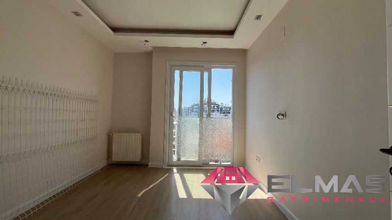 Elmas'tan Merkez'de Peyzajını Panoramik Seyredeceğiniz Geniş 4+1