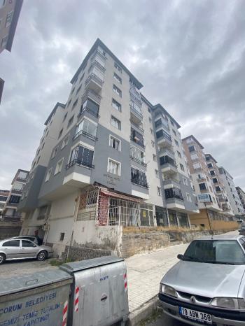 GÜVENAY - ÇORUM CUMA PAZARI İLERİSİ CADDE ÜZERİ 3+1 DAİRE