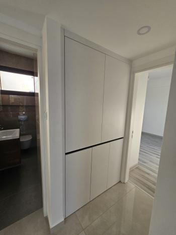 KKTC GİRNE ALSANCAKTA SİTE İÇERİSİNDE ANAYOLA VE DENİZE YAKIN SATILIK YENİ 2+1 DAİRELER