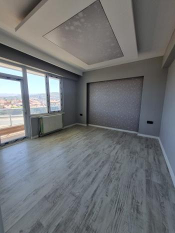 * AFYON ÜÇOK EMLAKTAN YENİCE MAH 120M² 3+1 TEMİZ BAKIMLI SİTE İÇERİSİNDE SATILIK DAİRE *