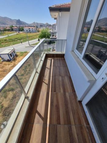 * AFYON ÜÇOK EMLAKTAN YENİCE MAH 120M² 3+1 TEMİZ BAKIMLI SİTE İÇERİSİNDE SATILIK DAİRE *