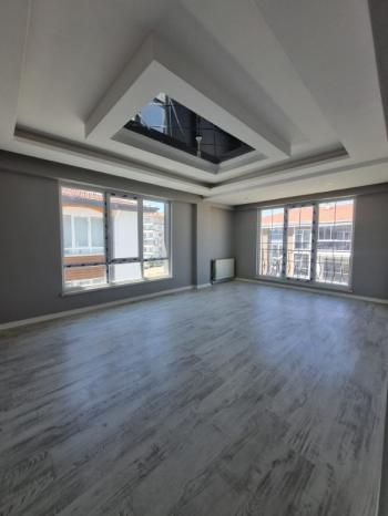 * AFYON ÜÇOK EMLAKTAN YENİCE MAH 120M² 3+1 TEMİZ BAKIMLI SİTE İÇERİSİNDE SATILIK DAİRE *
