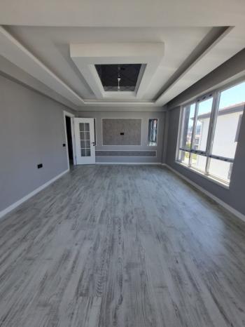 * AFYON ÜÇOK EMLAKTAN YENİCE MAH 120M² 3+1 TEMİZ BAKIMLI SİTE İÇERİSİNDE SATILIK DAİRE *