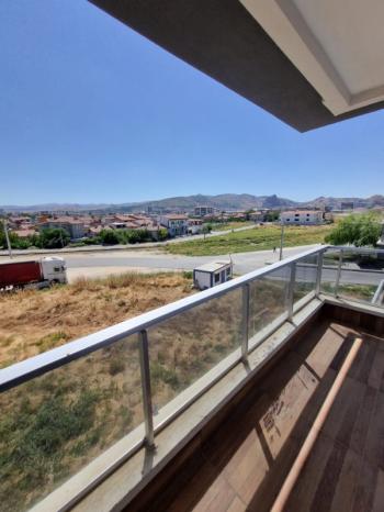 * AFYON ÜÇOK EMLAKTAN YENİCE MAH 120M² 3+1 TEMİZ BAKIMLI SİTE İÇERİSİNDE SATILIK DAİRE *